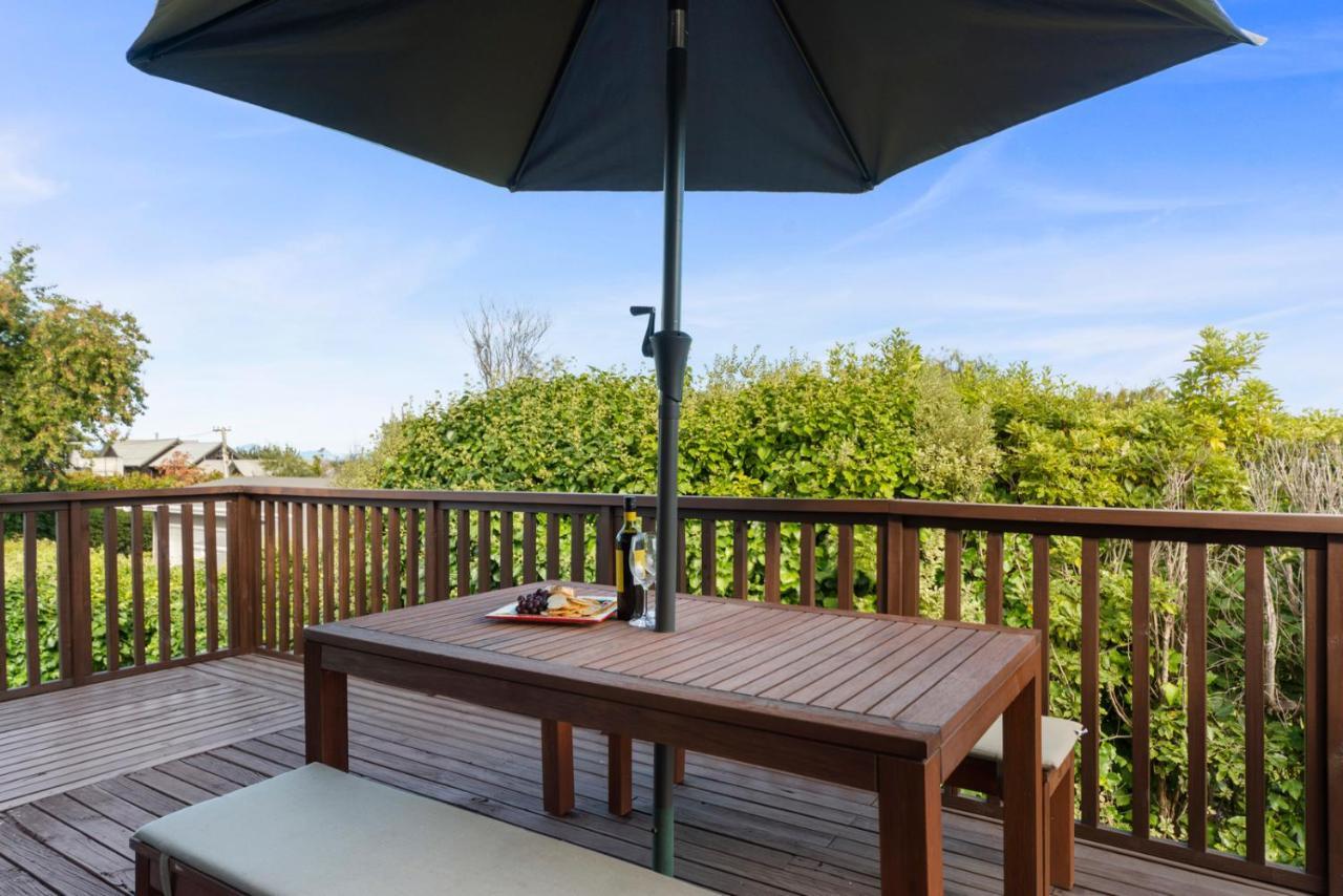 Rainbow Lake House - Lake Taupo Holiday Home Luaran gambar